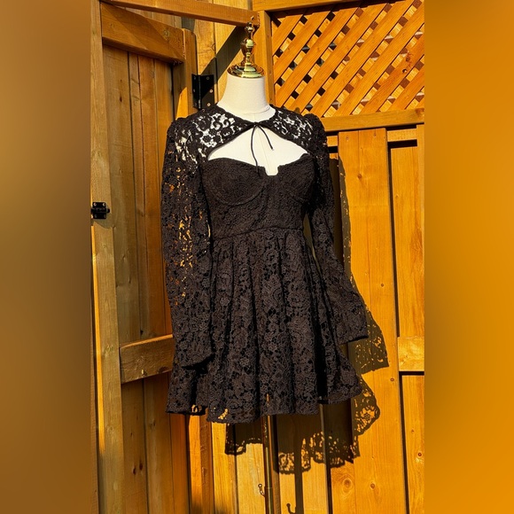 🆕 SELF-PORTRAIT 🧿 BNWOT Black Lace Tie-Neck Minidress, Sz US 2 / UK 6 - Picture 4 of 16